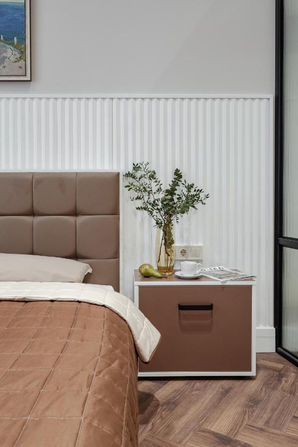 New! Luxury Apartment In The Center Of Odessa Overlooking Deribasovskaya Str. Low Price! ภายนอก รูปภาพ