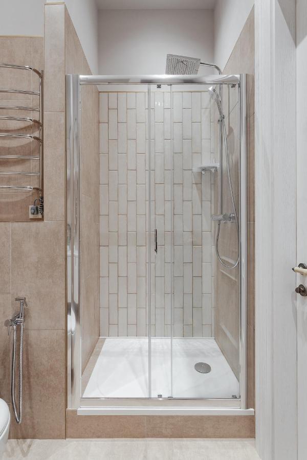 New! Luxury Apartment In The Center Of Odessa Overlooking Deribasovskaya Str. Low Price! ภายนอก รูปภาพ